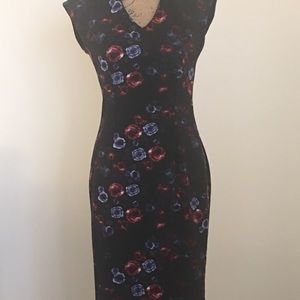 Gorgeous knee length floral sleeveless dress